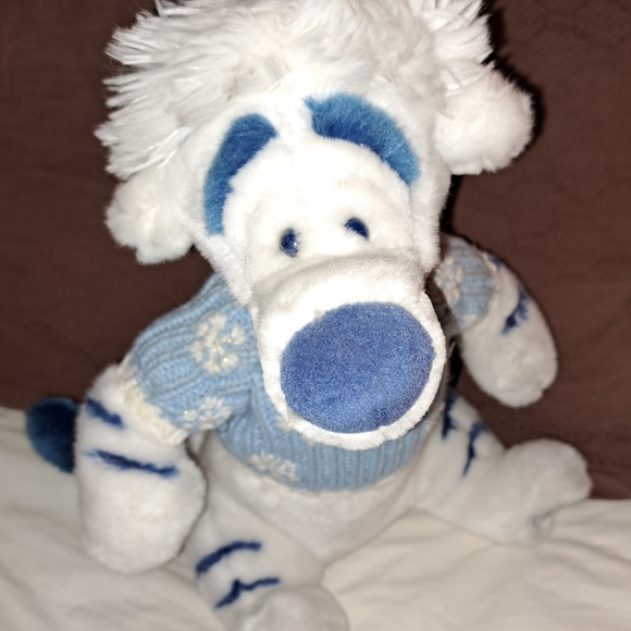 Disney Store Exclusive Blue/White Tigger - Picture 4 of 11